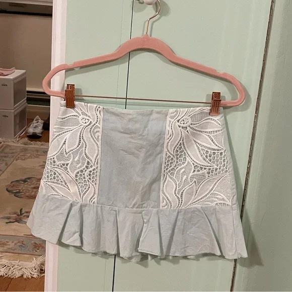 LF lace trim mini skirt - Picture 3 of 4